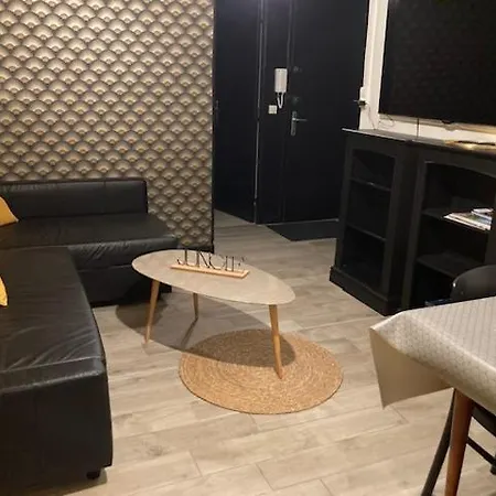 Les Pieds Dans L Eau *