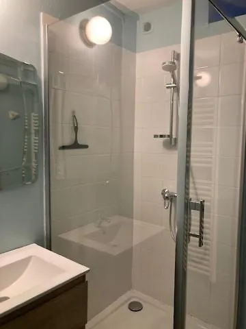 Les Pieds Dans L Eau Le Tréport